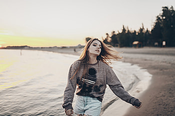 Young Women Sweatshirt Beach Side , girls, model, beach HD wallpaper