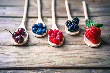 Fresh Berry Medley : A Vibrant Spoonful of Nature’s Sweetness, food, berry HD wallpaper