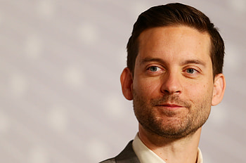 Tobey Maguire, Close up face, Actor portrait HD wallpaper
