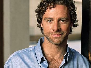 David Sutcliffe, very sexy, blue sky shirt, smile, actor, male, hair, great green eyes, handsome HD wallpaper
