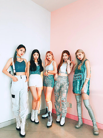 ITZY (K-pop), Mesmerizing , Kpop HD phone wallpaper