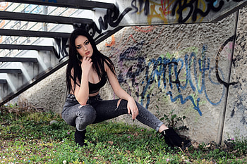 Raven Hair Beauty ~ Sara, outdoors, model, jeans, brunette HD wallpaper