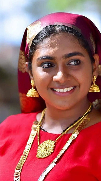 Nimisha Sajan, malik, malayalam movie HD phone wallpaper