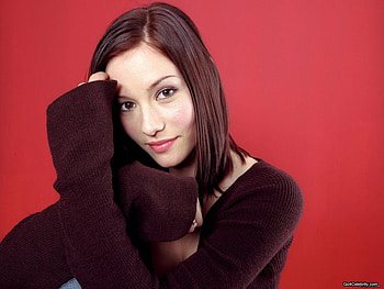 Chyler Leigh, sweters, cute, lips, actress, hair, nice eyes, female HD wallpaper