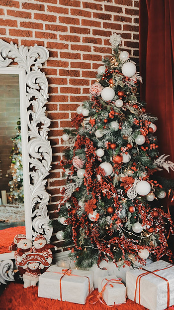 Top quality Christmas tree, Festive , Vibrant colors, Holiday atmosphere HD phone wallpaper