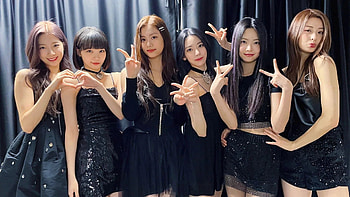 Le Sserafim Fearless, 100, 000 sales, K-pop girl group HD wallpaper