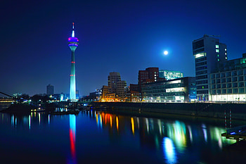 Dusseldorf Skyline, Cultural journey, Embracing Dusseldorf, Exploring the city HD wallpaper