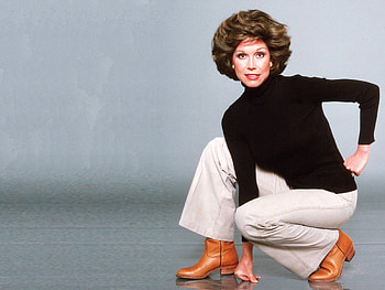 Mary Tyler Moore, model, dancer, Mary, , beautiful, actress, 2019, Moore, turtleneck, pants, boots HD wallpaper