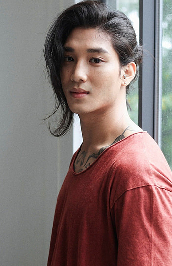 Paing Takhon, Long hair styles, Men's hairstyles, Fashion HD phone wallpaper