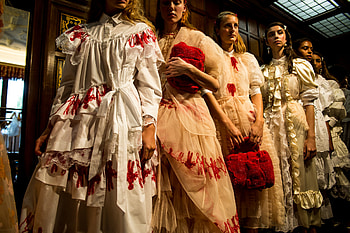 Simone Rocha, SS 2018 Show, Middle Temple London HD wallpaper