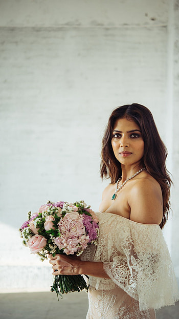 Malavika mohanan, malayalam actress, bridal HD phone wallpaper
