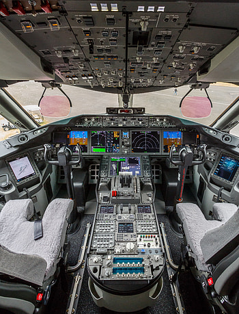 Boeing 787 Cockpit - 787 Cockpit - & Background HD phone wallpaper