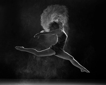 DANCE ~ FOG, fog, dance, graphy, perfection, bw, jump, ballet HD wallpaper