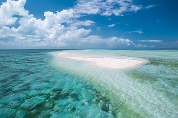Bahamas Airports, Beach proximity, Travel convenience, Island paradise HD wallpaper