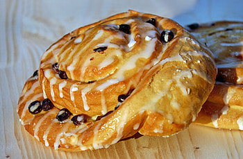 Food, Bakery Products, Baking, Glaze, Bun, Raisins, Raisin HD wallpaper