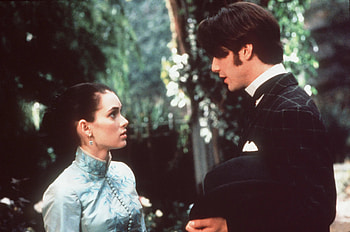 Are Keanu Reeves and Winona Ryder married? Romantic rumors, On-screen chemistry, Whirlwind romance HD wallpaper