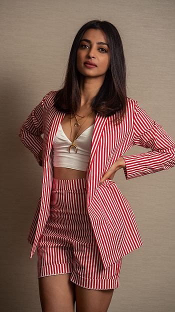 Radhika Apte, bollywood actress, model HD phone wallpaper