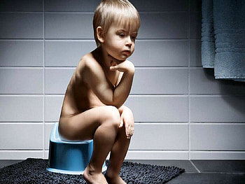 I'M NOT DONE ,MAMA!, kid, potty, towel, sitting HD wallpaper