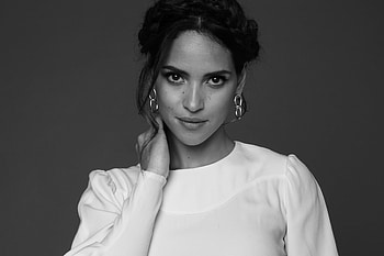 Adria Arjona, Emerald City series, Dorothy Gale, National Broadcasting Company HD wallpaper