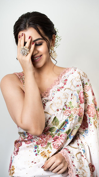 Nikki galrani, nikki, galrani, model, saree beauty, roses, beautiful HD phone wallpaper