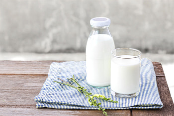 Goat milk benefits, Digestive health, Calcium source, Dairy intolerance HD wallpaper