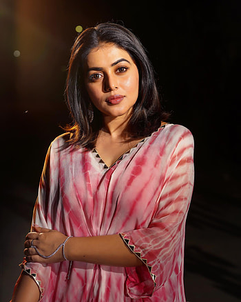 Poorna kasim, Telugu actress, flash graphy, lip HD phone wallpaper