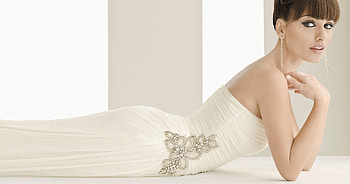 Magical Dress, elegant, barcelona, aire, wedding, dresses 2011, magical, femalemodel, amazing HD wallpaper