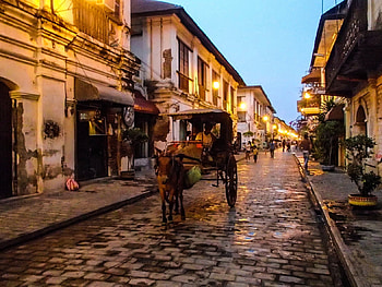 Vigan, Philippines, coach, horse, city, street, houses, people, ancient HD wallpaper