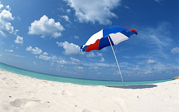 Clean Beach, cool, umbrella, sand, beach HD wallpaper