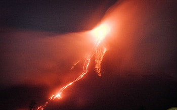 Magnificent Mayon Volcano Eruption, eruption, volcano eruption, fire HD wallpaper