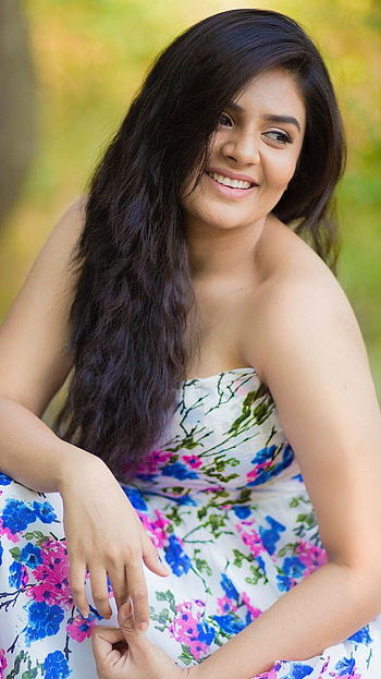 Sreemukhi, telugu actress, anchor HD phone wallpaper