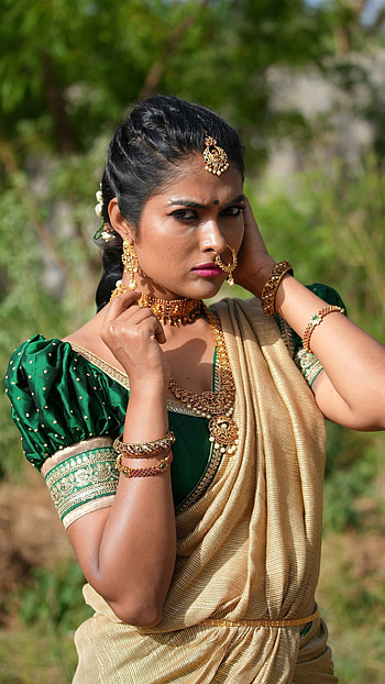 Divi Vadathya, beautiful actress, telugu HD phone wallpaper
