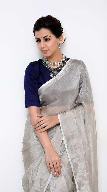 Nikki galrani, telugu actress, saree lover HD phone wallpaper