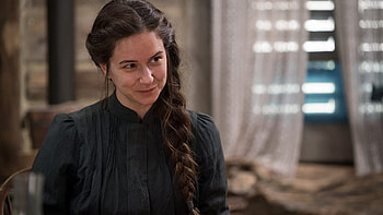 Katherine Waterston, Vanessa Kirby, Untold histories HD wallpaper