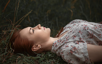 Girl Lying Down Looking Up, girls, model HD wallpaper
