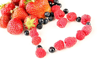 Food, Strawberry, Raspberry, Currant, Berry, Heart HD wallpaper