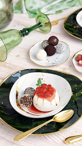 Delicious pudding, Sweet treat, Creamy texture, Indulgent dessert HD phone wallpaper