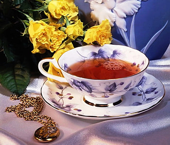 Tea and yellow roses, table, iris, color, tea time, graphy, tea, beautiful, drinks, silk, floral pattern, cup of tea, tradition, porcelain, yellow roses HD wallpaper