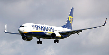 Ryanair cuts flights, Spain travel restrictions, COVID-19 impact, Olive Press news HD wallpaper