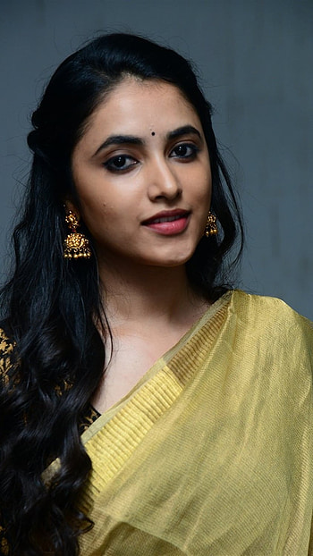 Priyanka Arul Mohan, Tollywood, Heroine HD phone wallpaper