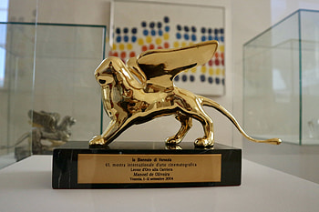 Golden Lion Award, Parque de Serralves, Porto Portugal, Mit Kindern HD wallpaper