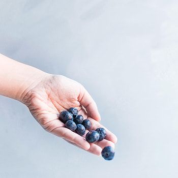 Food, Bilberries, Hand, Berry HD phone wallpaper
