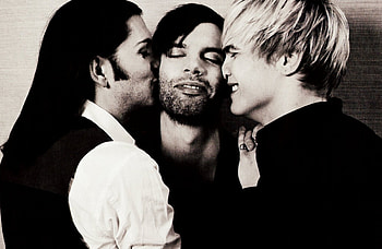 Placebo, Riveting band dynamic, Boys' unified front, Fan's adoration HD wallpaper