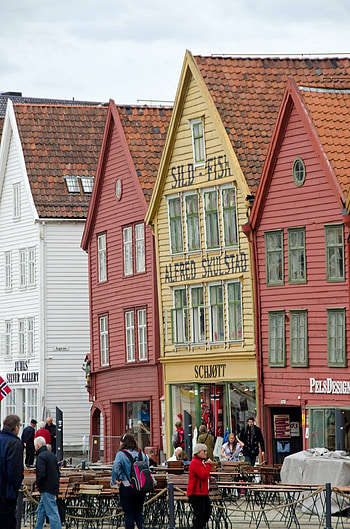 Bryggen, Iconic landmark, Norway's beauty, Norwegian history HD phone wallpaper