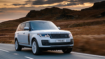 Range Rover , Automotive beauty, High-resolution excellence, Captivating design HD wallpaper