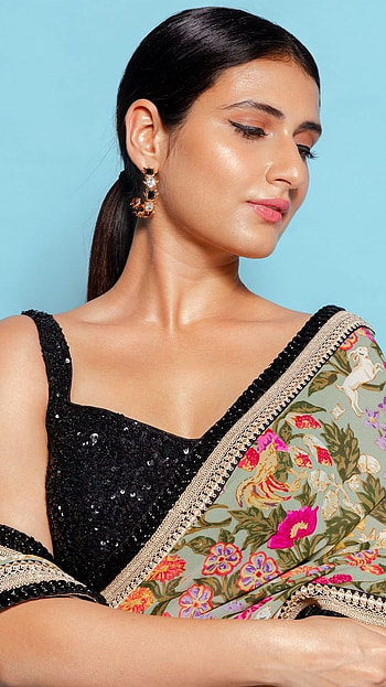 Fatima Sana Sheikh, Bollywood Actress HD phone wallpaper