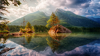 Fantastic Nature, mountains, calm, reflections, graphy, lakes, heavenly, stillness, trees, autumn, , nature, water, excellence HD wallpaper