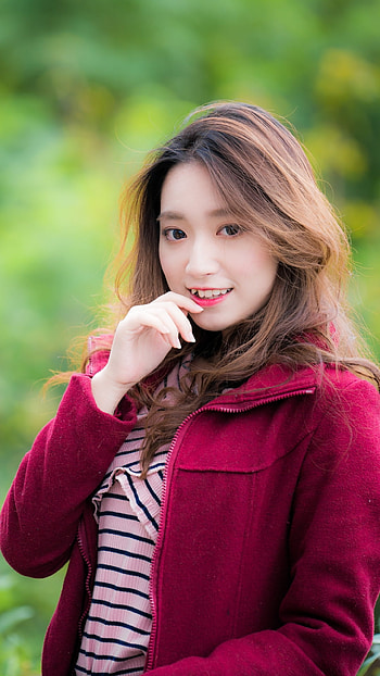 Bokeh Beauty: Smiling Asian Brunette — Model , model, smile, brunette, depth of field, woman, asian HD phone wallpaper