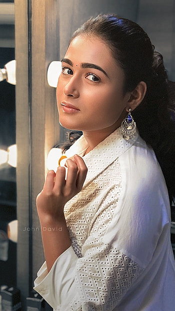 Shalini Pandey, Tollywood Actress HD phone wallpaper