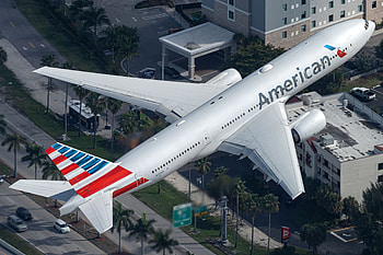 American Airlines, Long haul cuts HD wallpaper